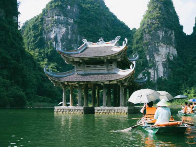 Vietnam Highlights: Cult...