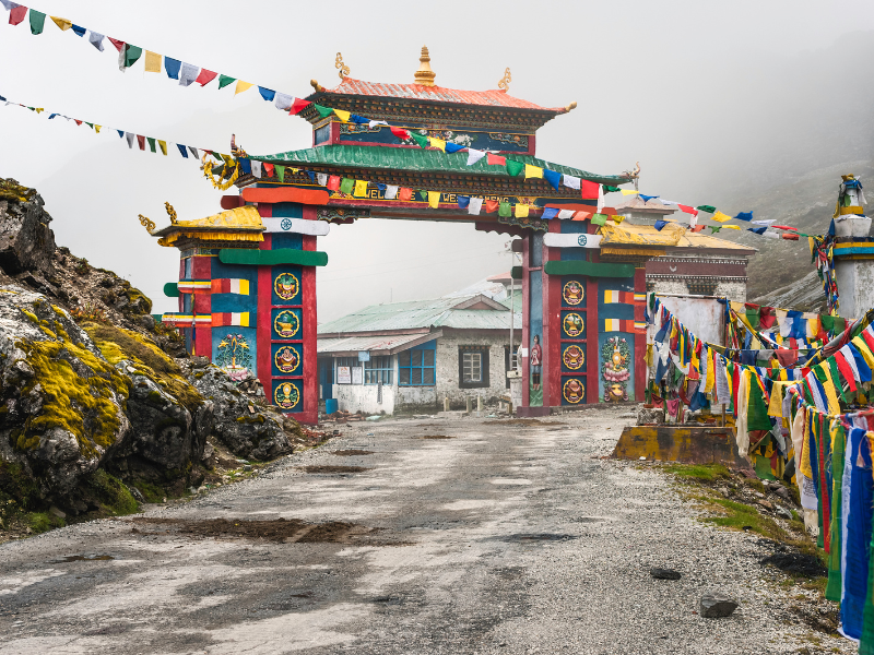 01 Night Tezpur – 01 Night Dirang – 02 Nights Tawang – 01 Night Bomdila – 01 Night Guwahati