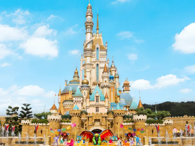 Disney Magic & Macau Won...