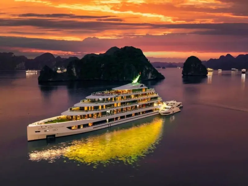 Vietnam Cruise & City Ex...