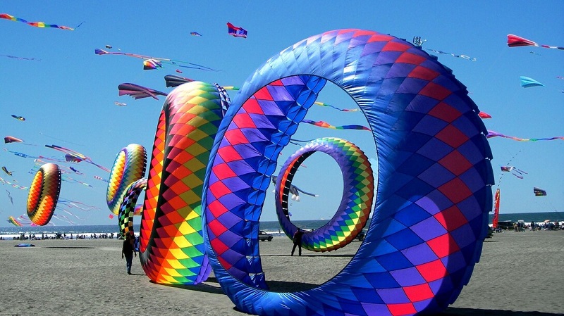 AMAZING AHMEDABAD KITE FESTIVAL