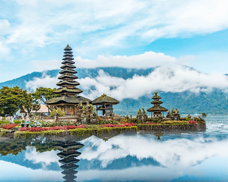 ROMANTIC BALI