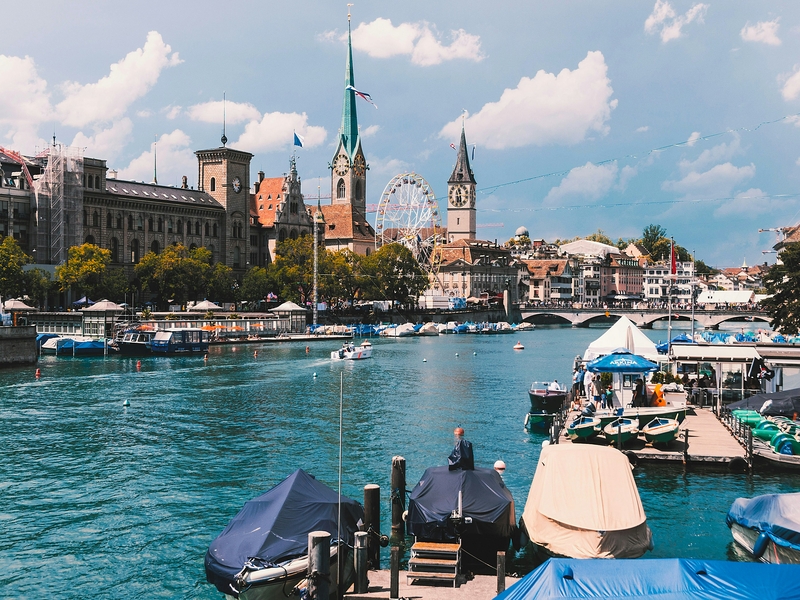 Swiss Paris at a Glance