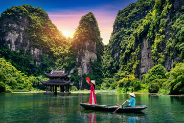 international image