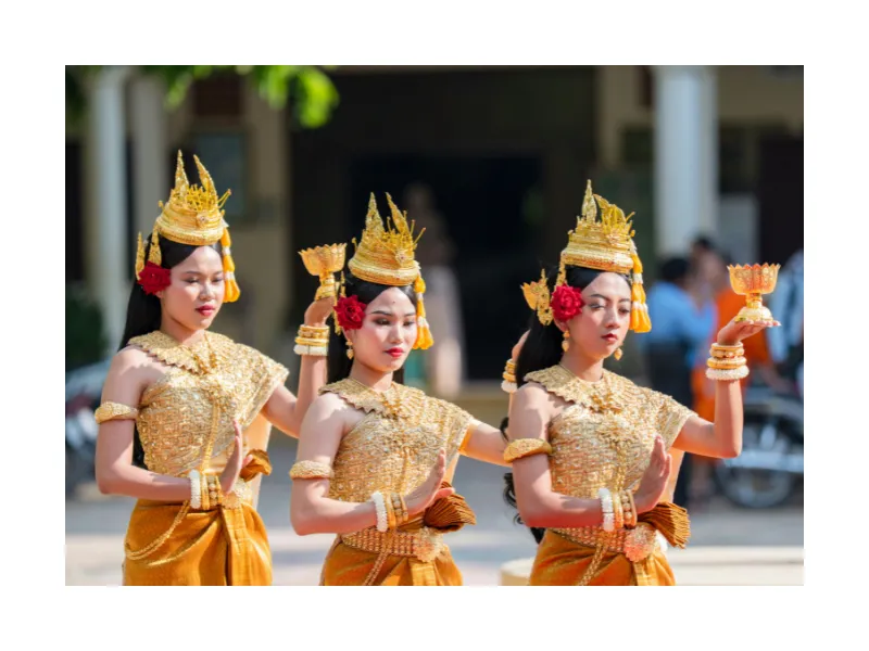 Cambodia Discovery: Capital Charm & Angkor Grandeur