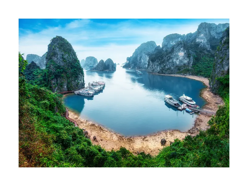VIETNAM DISCOVERY: HANOI, HALONG BAY, DA NANG & HO CHI MINH CITY (SAIGON)